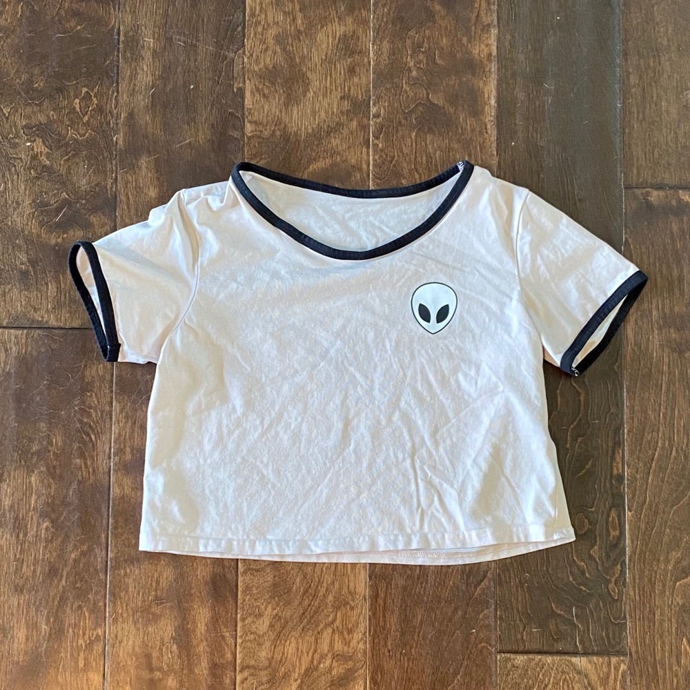 Alien Cropped Tee